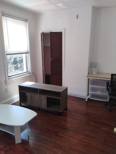 Building Photo - 2113 Fitzwater St