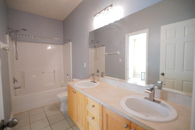 Building Photo - 3400 Old Bainbridge Rd