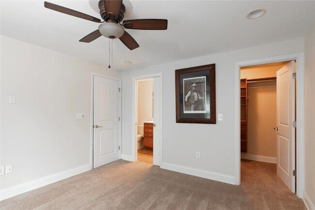 Building Photo - 610 Forest Ct