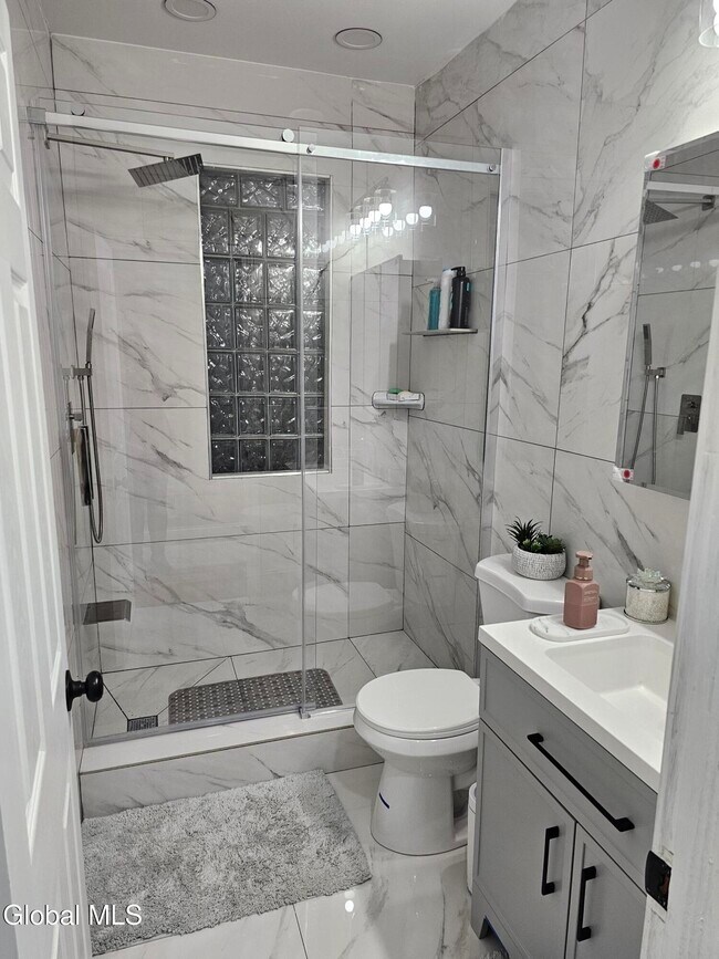 Building Photo - 91 Division St