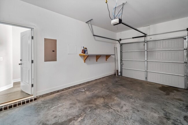 Building Photo - 147 Ainsdale Dr