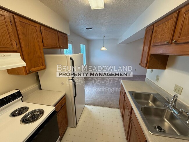 Building Photo - 6523 Doe Creek Way