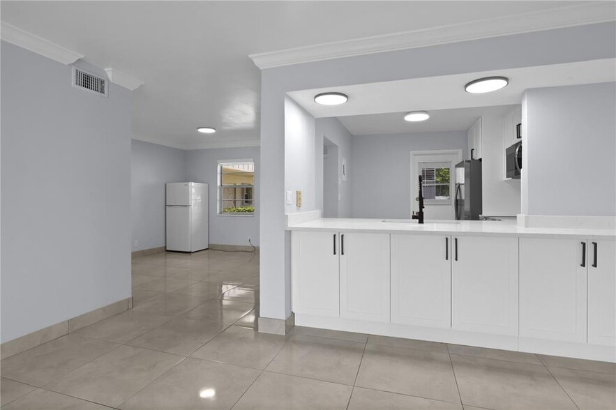 Building Photo - 4100 N 58th Ave