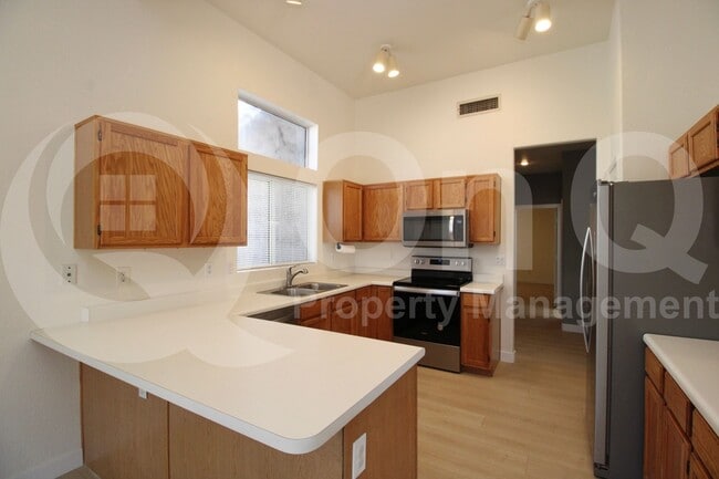 Building Photo - 1432 E Princeton Ave