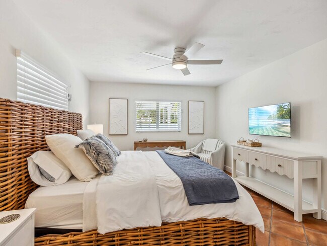 Building Photo - 510 106th Ave N