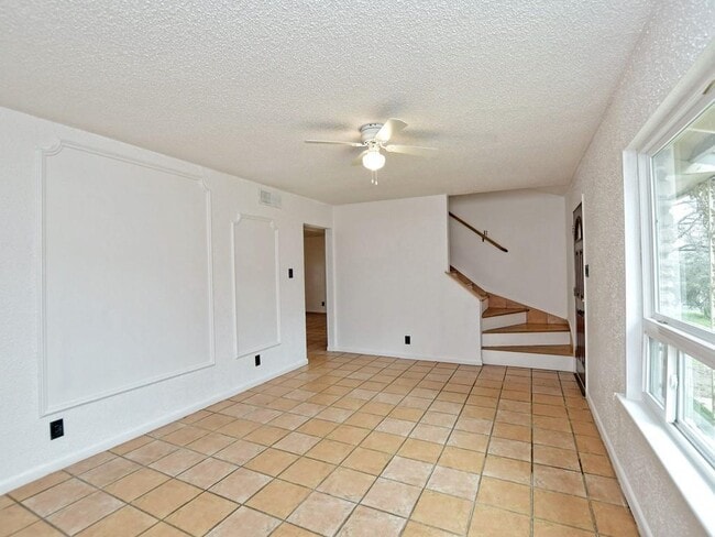 Building Photo - 1804 Sylvan Dr