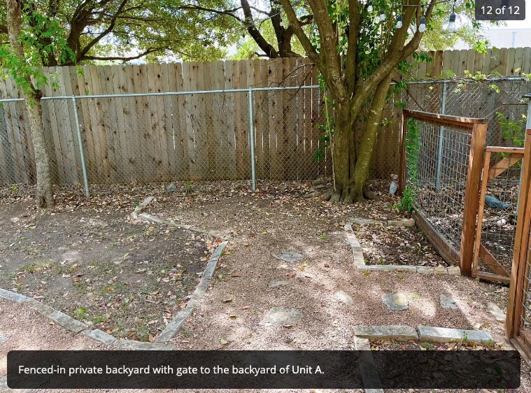 Private backyard - 815 Gunter St