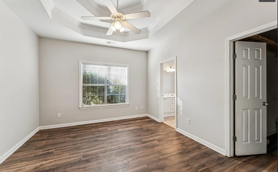 Building Photo - 2012 Ansley Dr