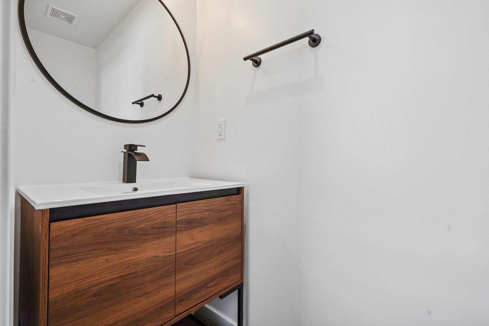 Bath 2 - 2318 W 2nd St