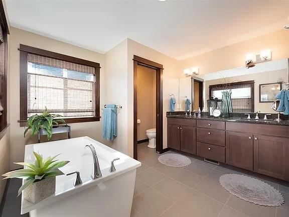 Building Photo - 4894 Triumph St