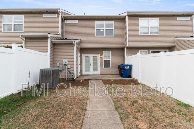 Building Photo - 9344 Greenheather Dr