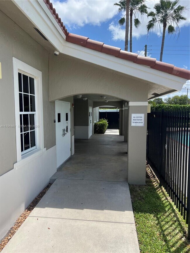 Building Photo - 5357 SW 125th Ave