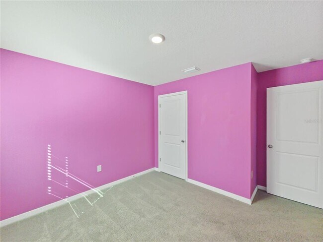 Building Photo - 304 SE 66th Ct