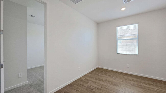 Building Photo - 17863 W Elm St