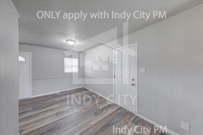 Building Photo - 7838 Ridgewood Dr