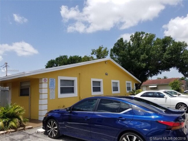 Building Photo - 5972