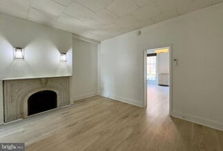 Building Photo - 807 Park Ave