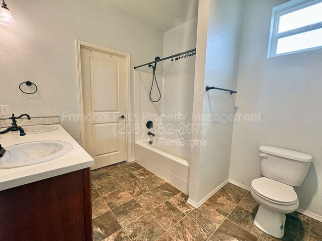 Building Photo - 2648 Iago St