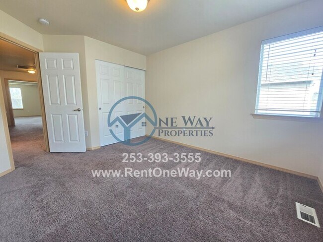 Building Photo - 15410 87th Ave E