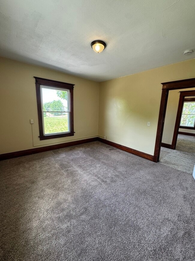 Building Photo - 919 Leclaire St
