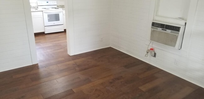 Building Photo - 2012 Husson Ave