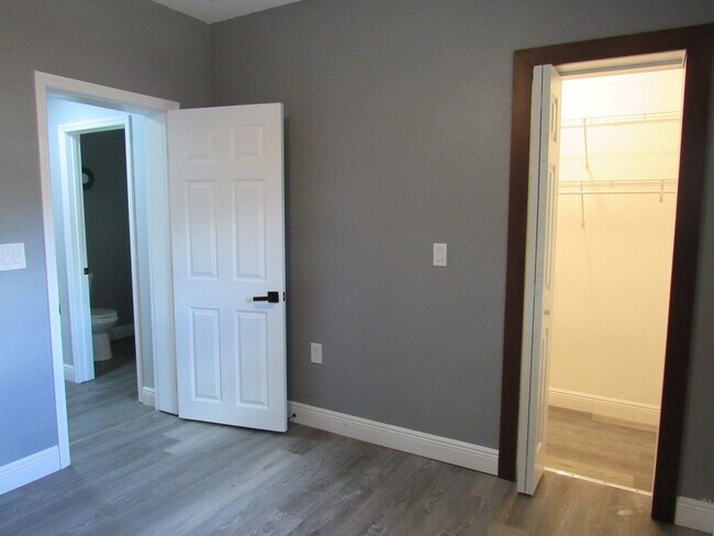 Building Photo - For Rent – Beautifully Remodeled 3 Bed, 2 ...