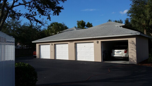 Building Photo - 12361 Notting Hill Ln