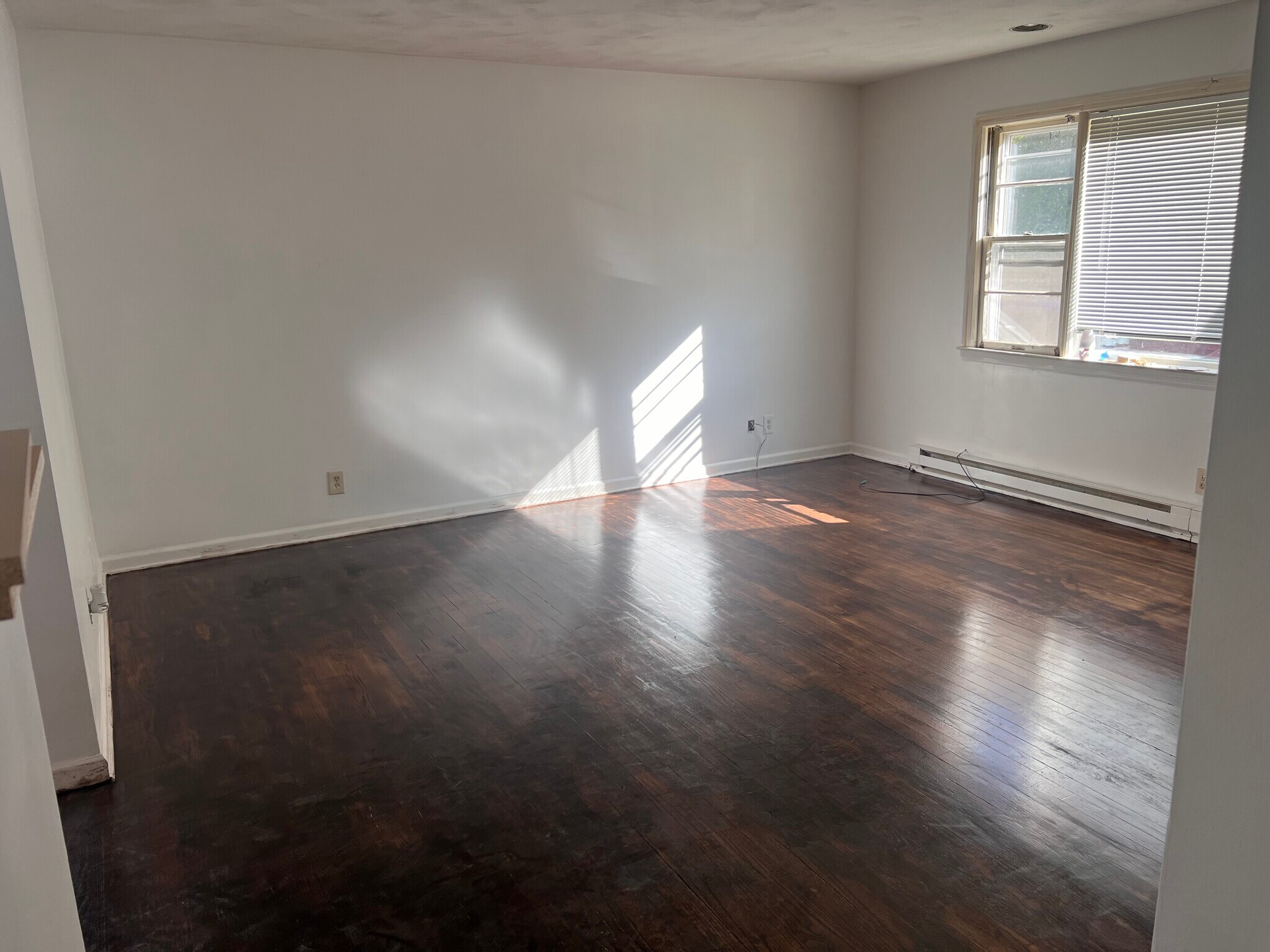 Building Photo - 21 N Spring St