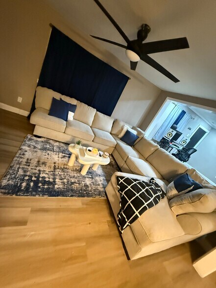 Building Photo - 14 Oneda Dr