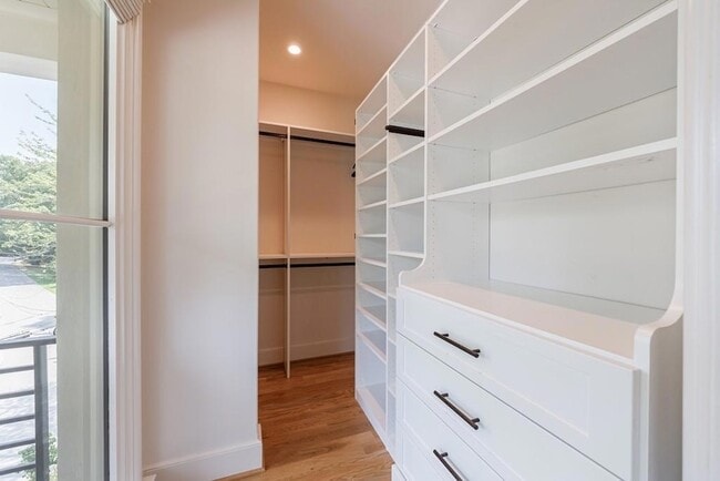 Building Photo - 81 Delmont Dr NE