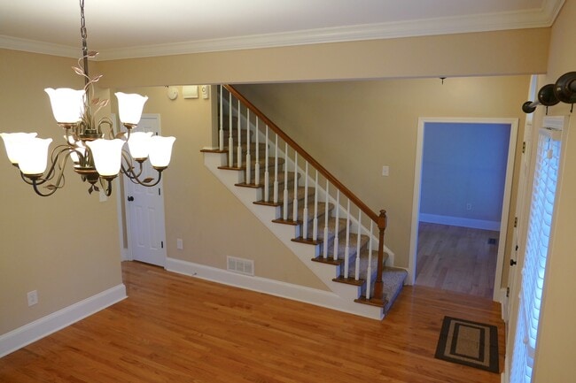 Building Photo - 1150 Lavista Rd