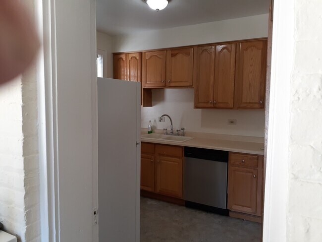 kitchen - 913 Ontario St