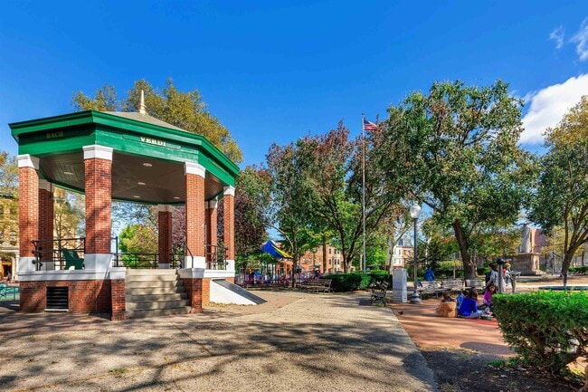 Building Photo - 1233 Bloomfield St
