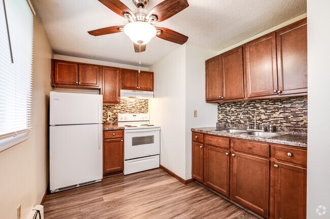 Interior Photo - 2300 Aldrich
