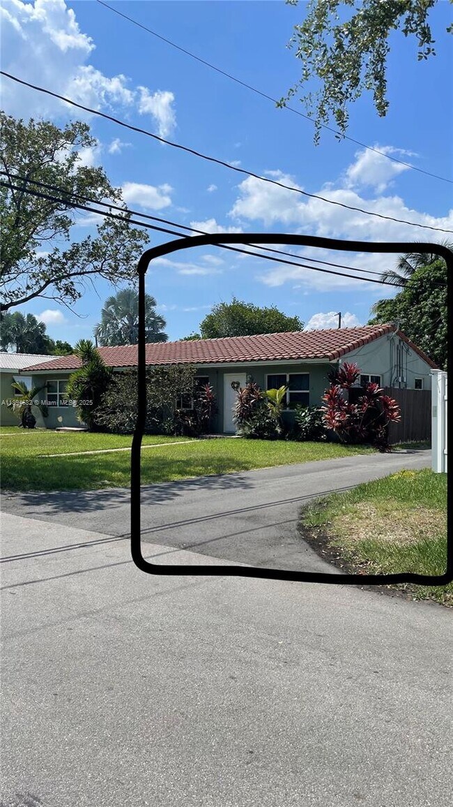 Building Photo - 1909 Mayo St