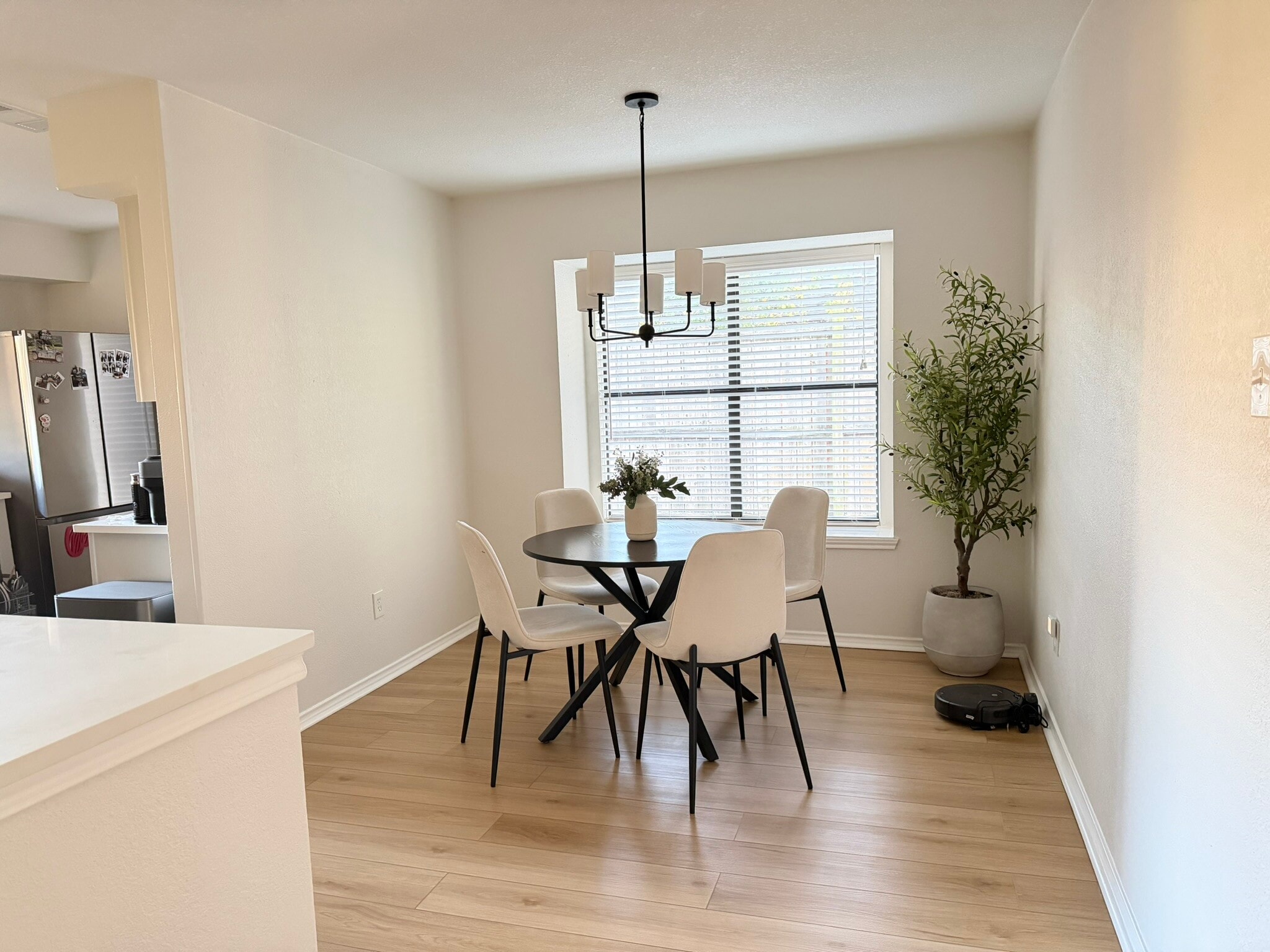 Building Photo - 921 Matilda Dr