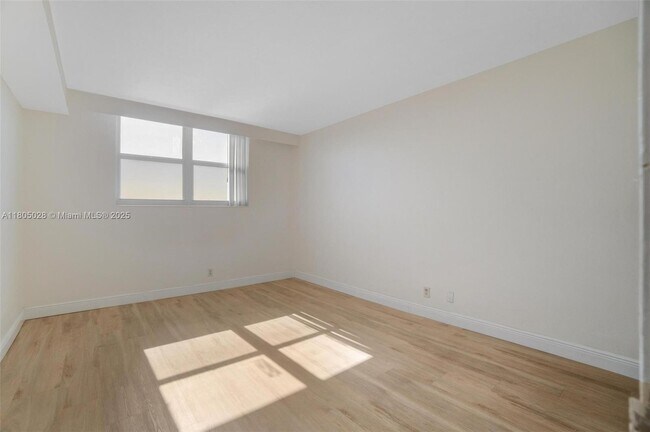 Building Photo - 3000 S Ocean Dr