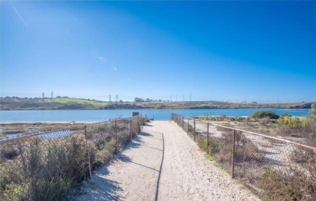 Building Photo - Refined Coastal Living in One of Carlsbad’s Most Exclusive Communities