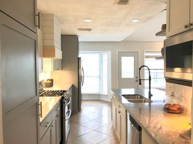 Building Photo - 11511 Kirkvalley Dr