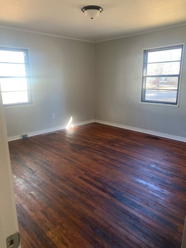 Building Photo - Renovated 3 Bedroom 2 Bath Home for Rent!