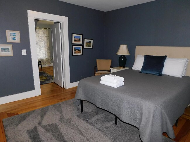 Building Photo - 46 Kingsley Ave