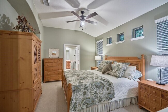 Building Photo - 43 S Longsford Cir