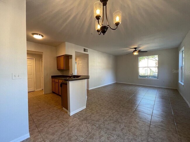 Building Photo - 6033 Westgate Dr