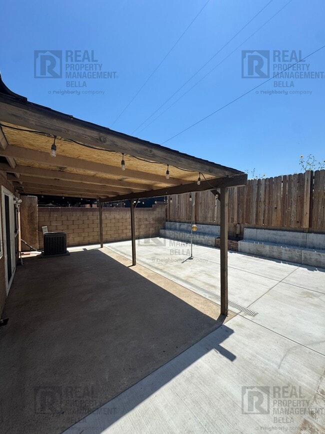 Building Photo - Move-In Ready 2-Bed, 2-Bath in Lake Elsinore