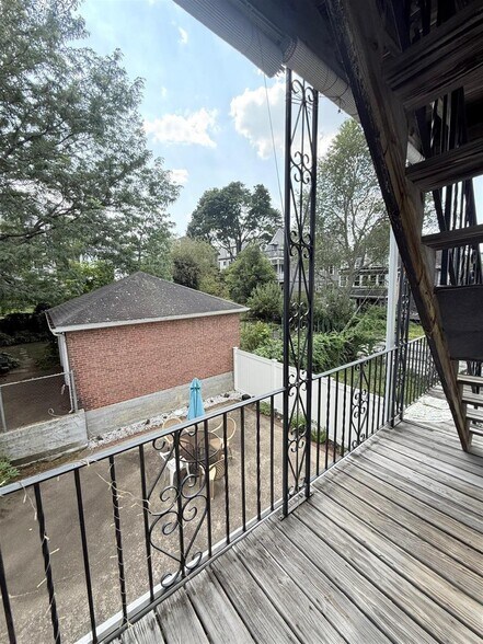 Building Photo - 186 Powder House Blvd