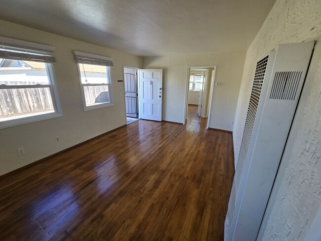 Building Photo - 588 1/2 McIntosh St