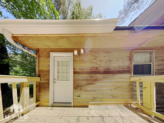 Building Photo - 239 William Dr