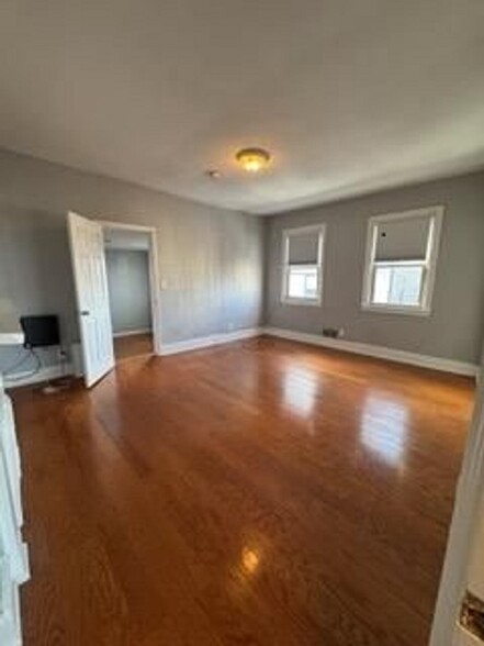 family room - 3706 Mintwood St