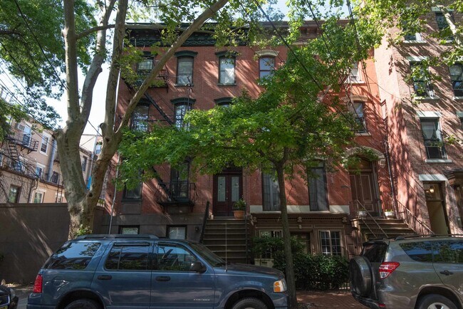 Building Photo - 116 Morris St