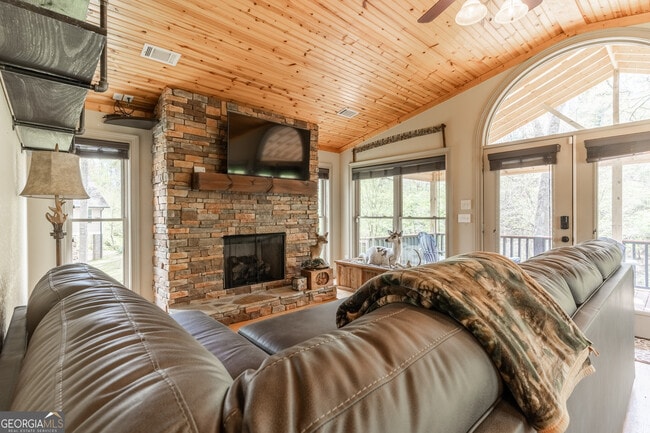 Building Photo - 597 Meadow Brook Ln